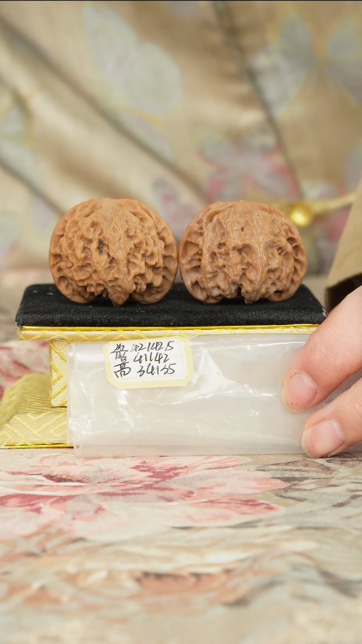 【闪购商品】文玩核桃把件苹果园