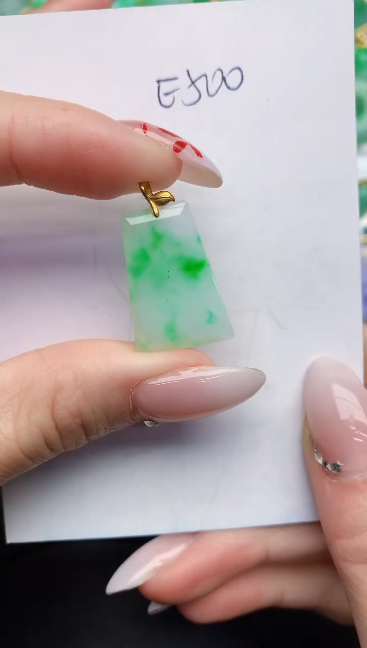 【闪购商品】翡翠颈饰18K金镶嵌0000000000