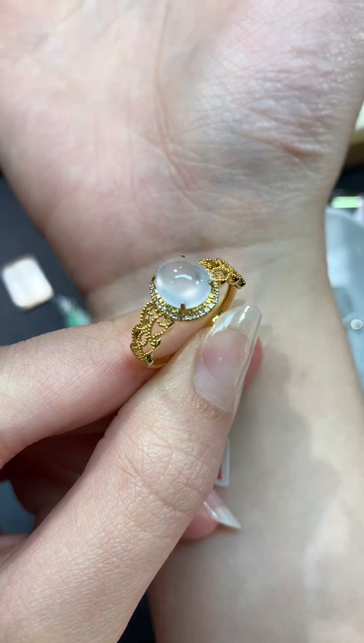 【闪购商品】翡翠吊坠(不含链)18K金镶嵌W07|3500