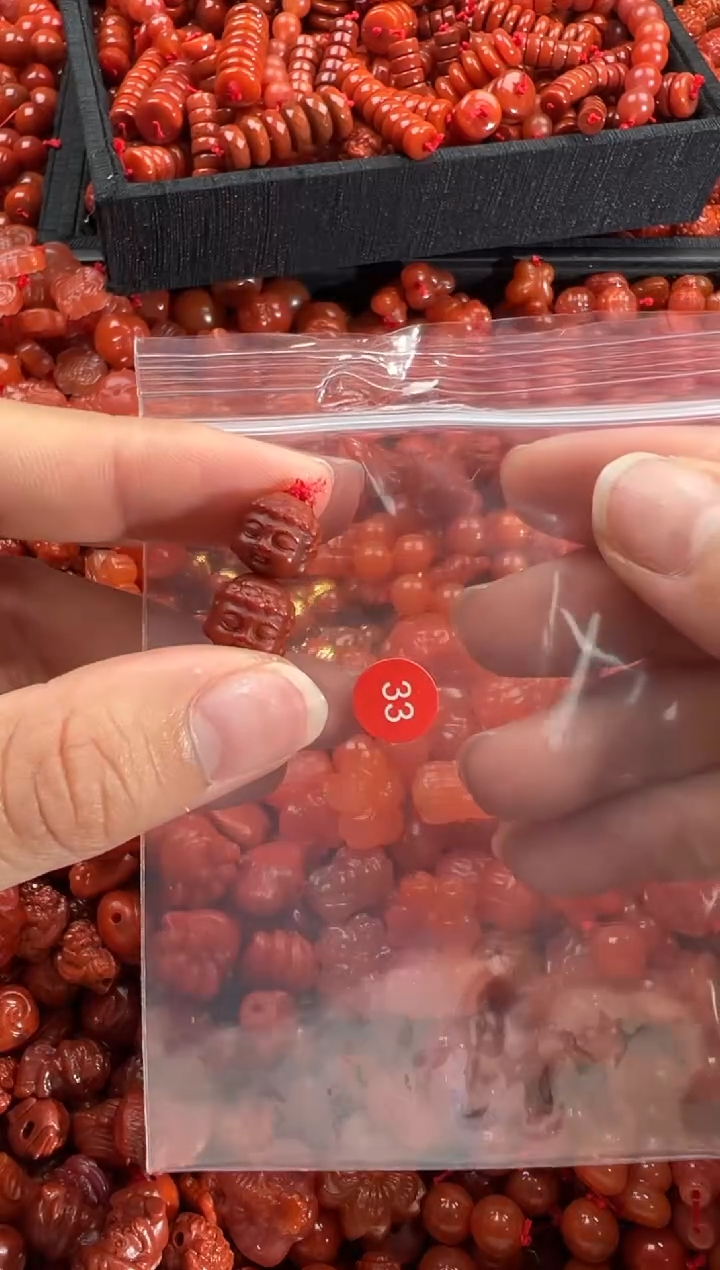 【闪购商品】南红玛瑙颈饰未镶嵌1