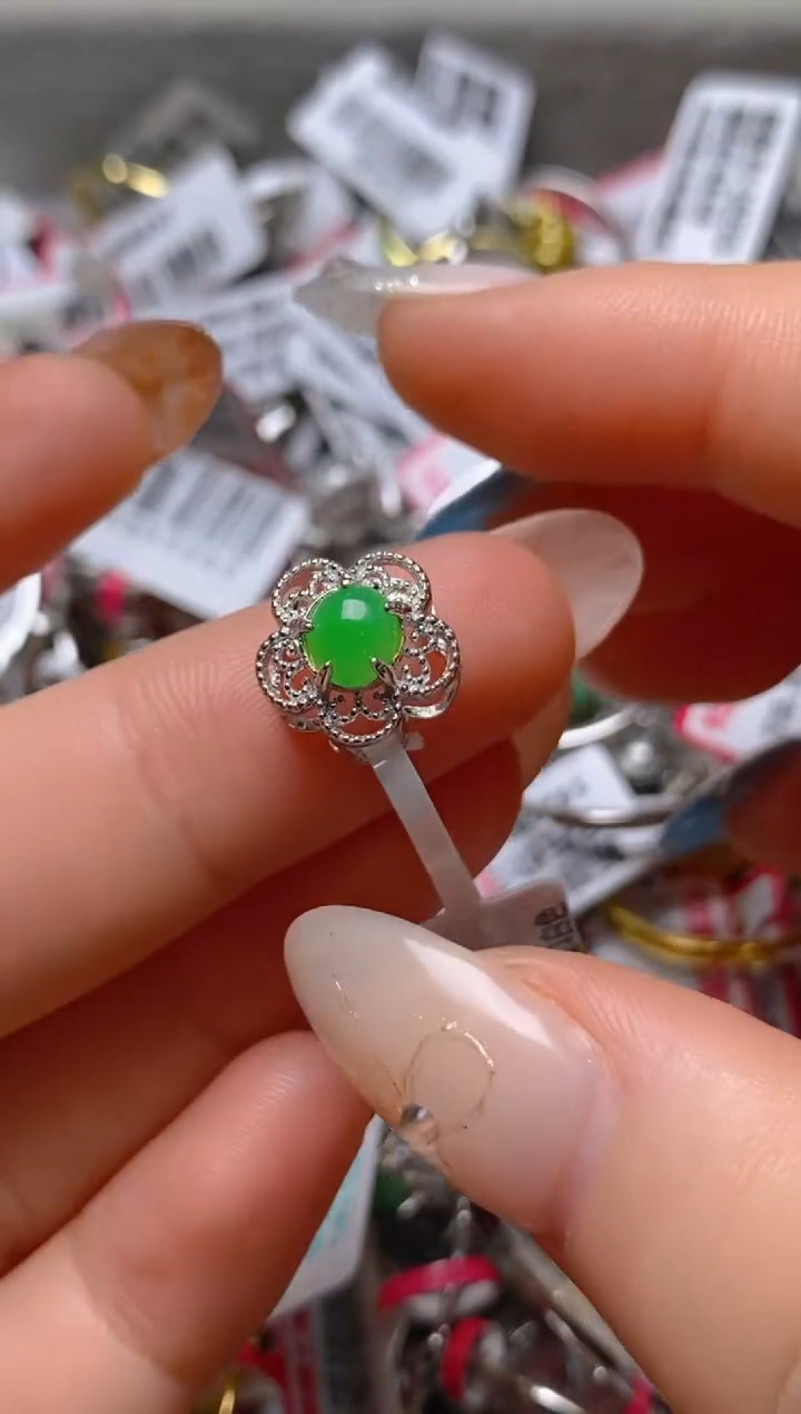 银S925镶嵌戒指翡翠鸣*百内无证书