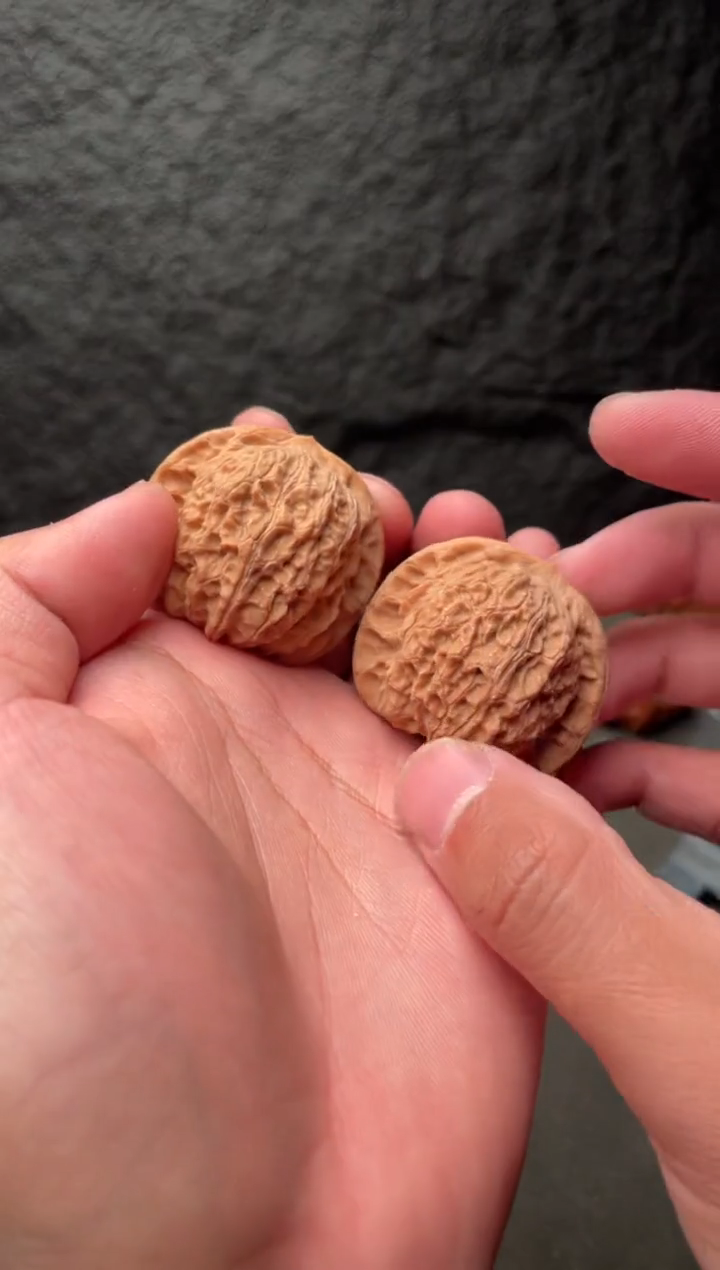 吊坠文玩核桃血麒麟9号