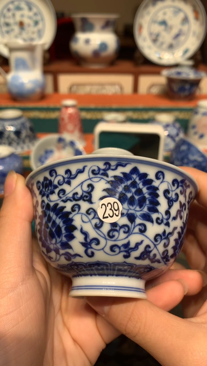 T****生239青花缠枝莲盖碗wls102