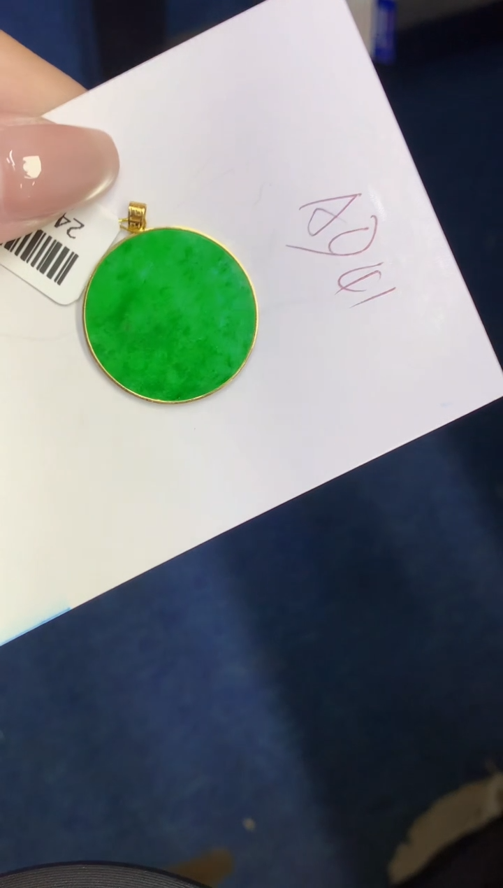 翡翠18K金镶嵌颈饰00000000000