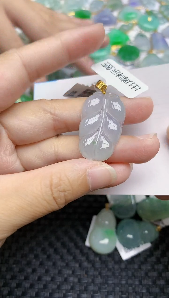 翡翠18K金镶嵌颈饰天然翡翠A货