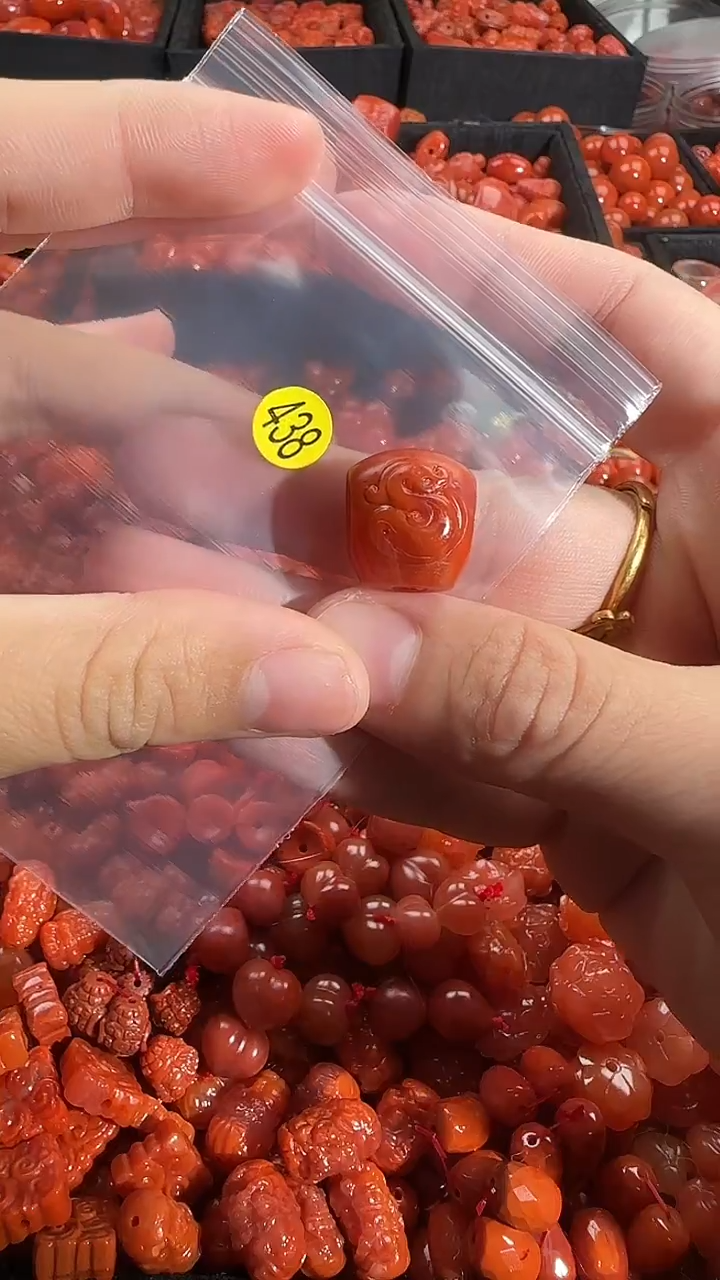 颈饰未镶嵌南红玛瑙1