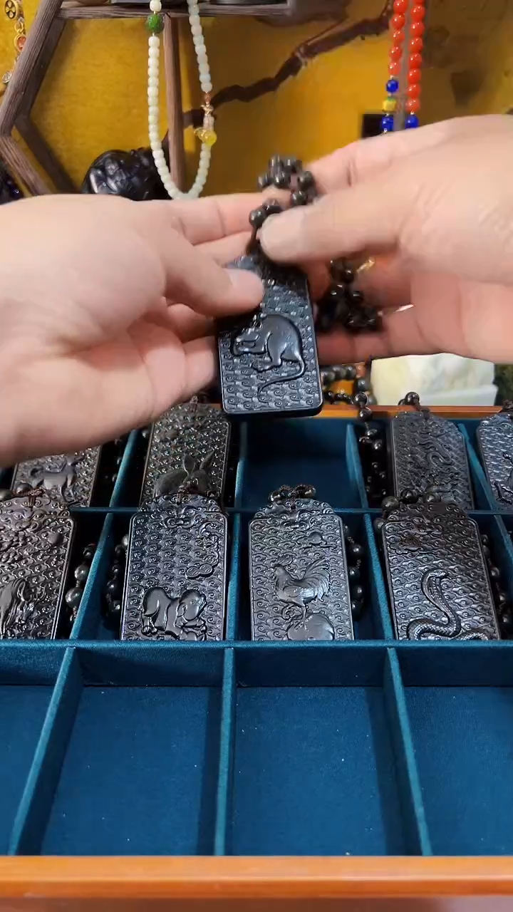 【闪购商品】和田玉（青玉）挂件未镶嵌和田 生肖一套 （飞铃文玩）