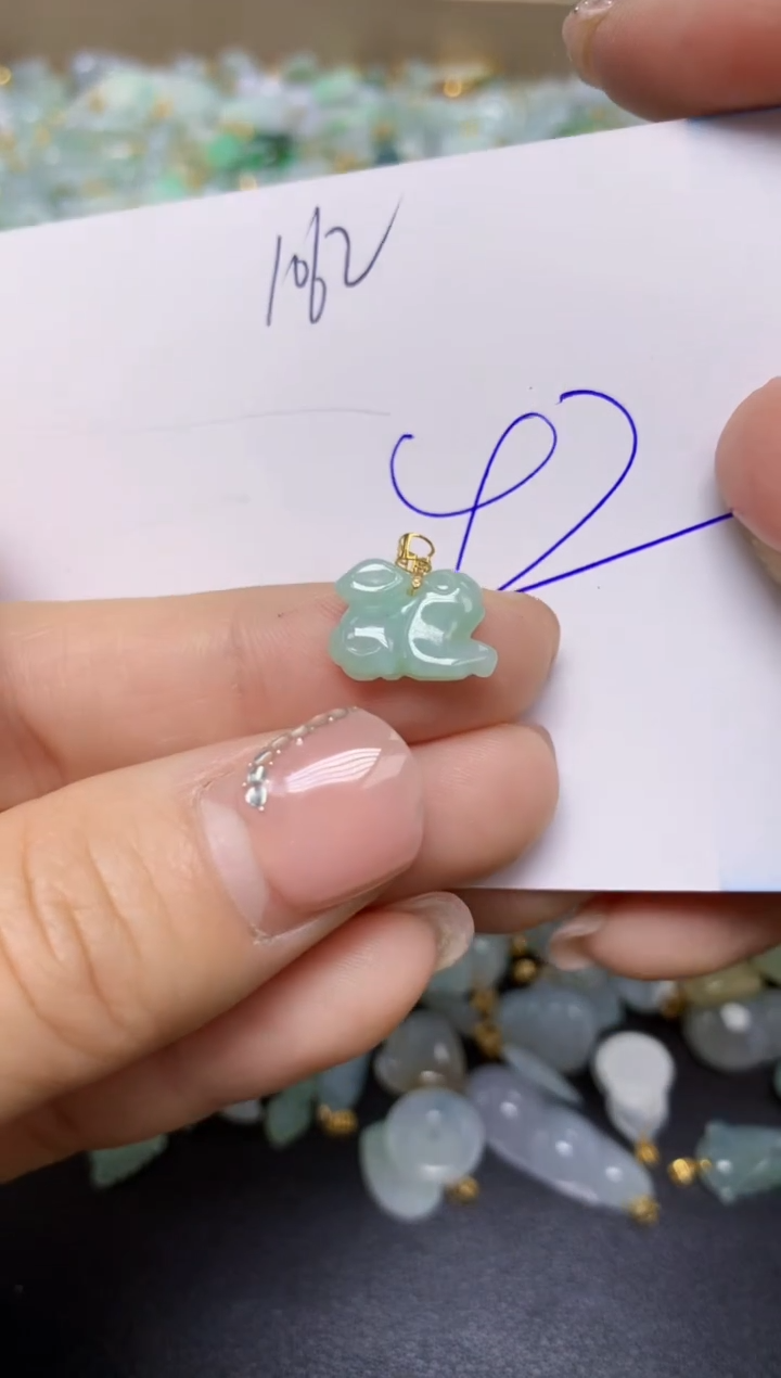 【闪购商品】翡翠挂件18K金镶嵌 天然翡翠A货