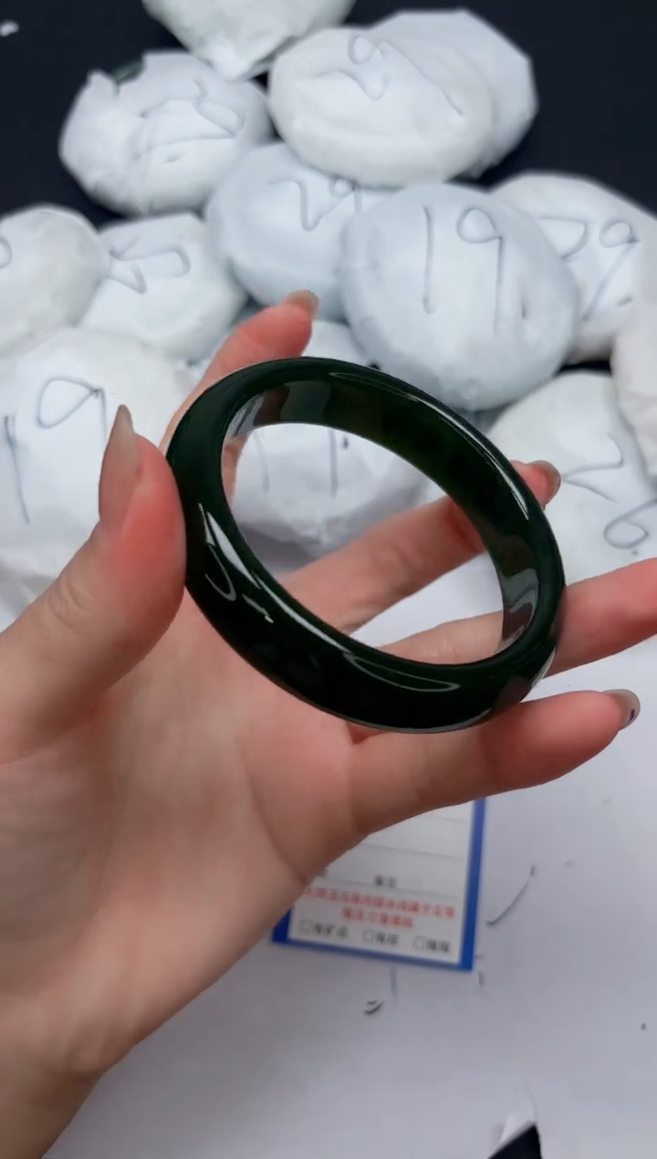 未镶嵌手镯石英质玉48/6263