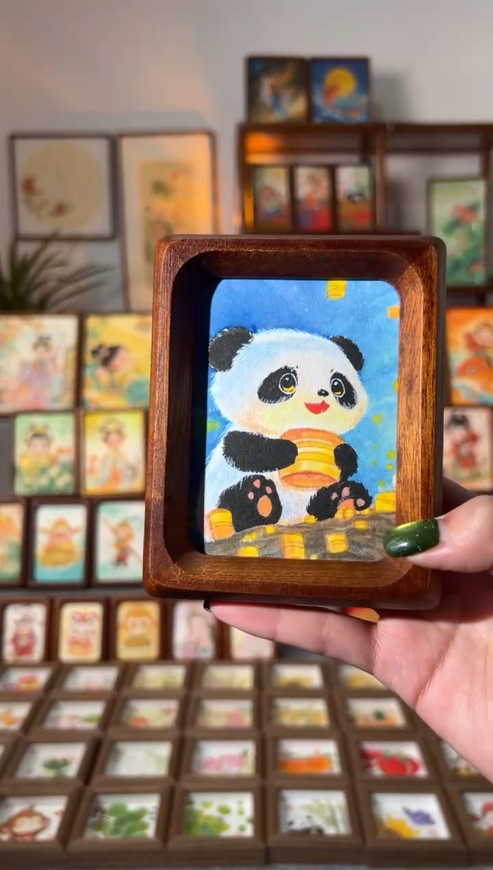 【闪购商品】国画灯笼熊猫 手绘国画3寸