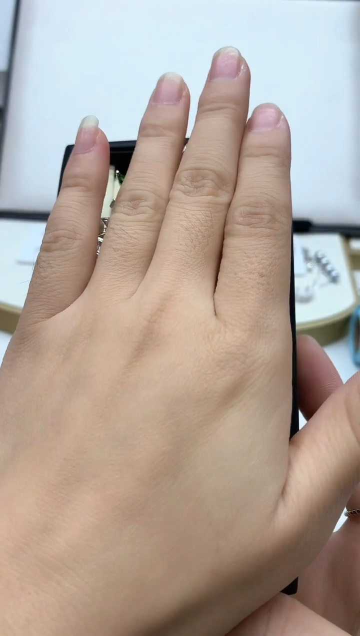 未镶嵌胸饰淡水珍珠多样性发其一