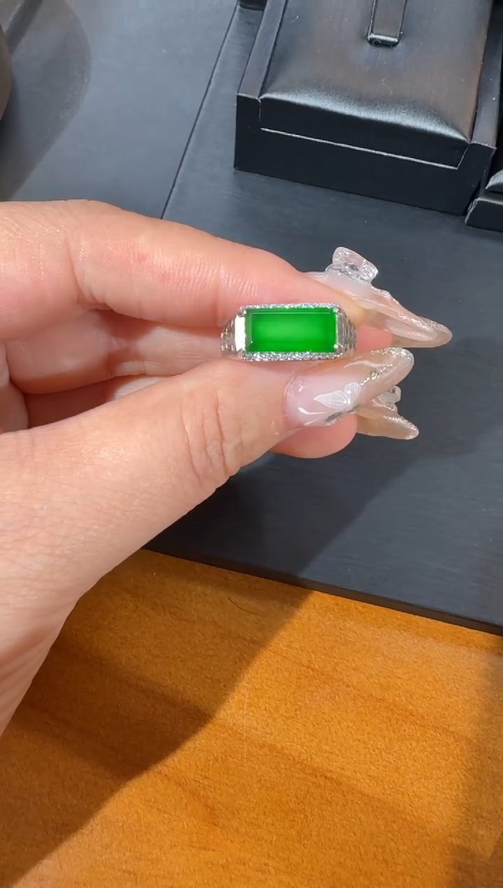 【闪购商品】翡翠戒指银S925镶嵌天然A货翡翠戒指