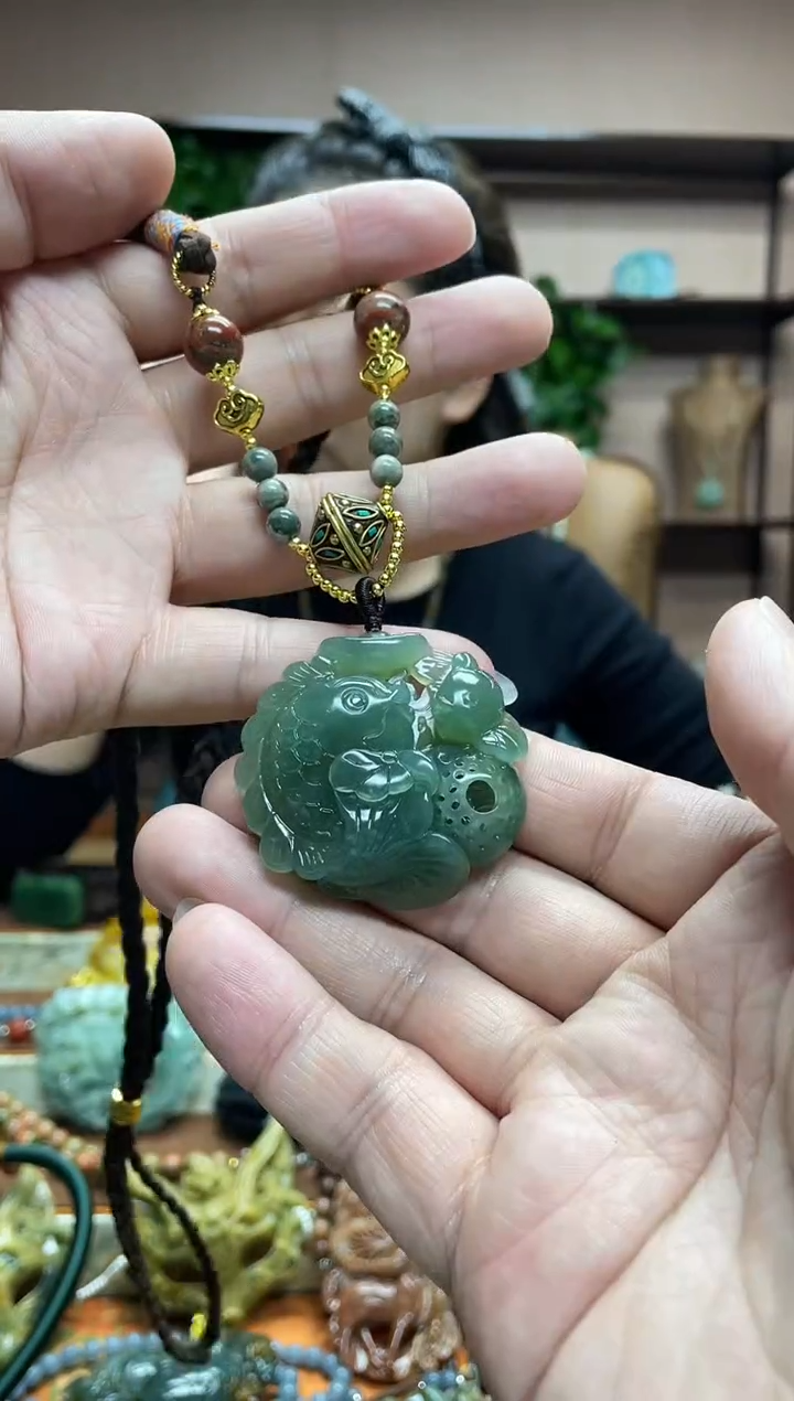 未镶嵌岫玉吊坠·