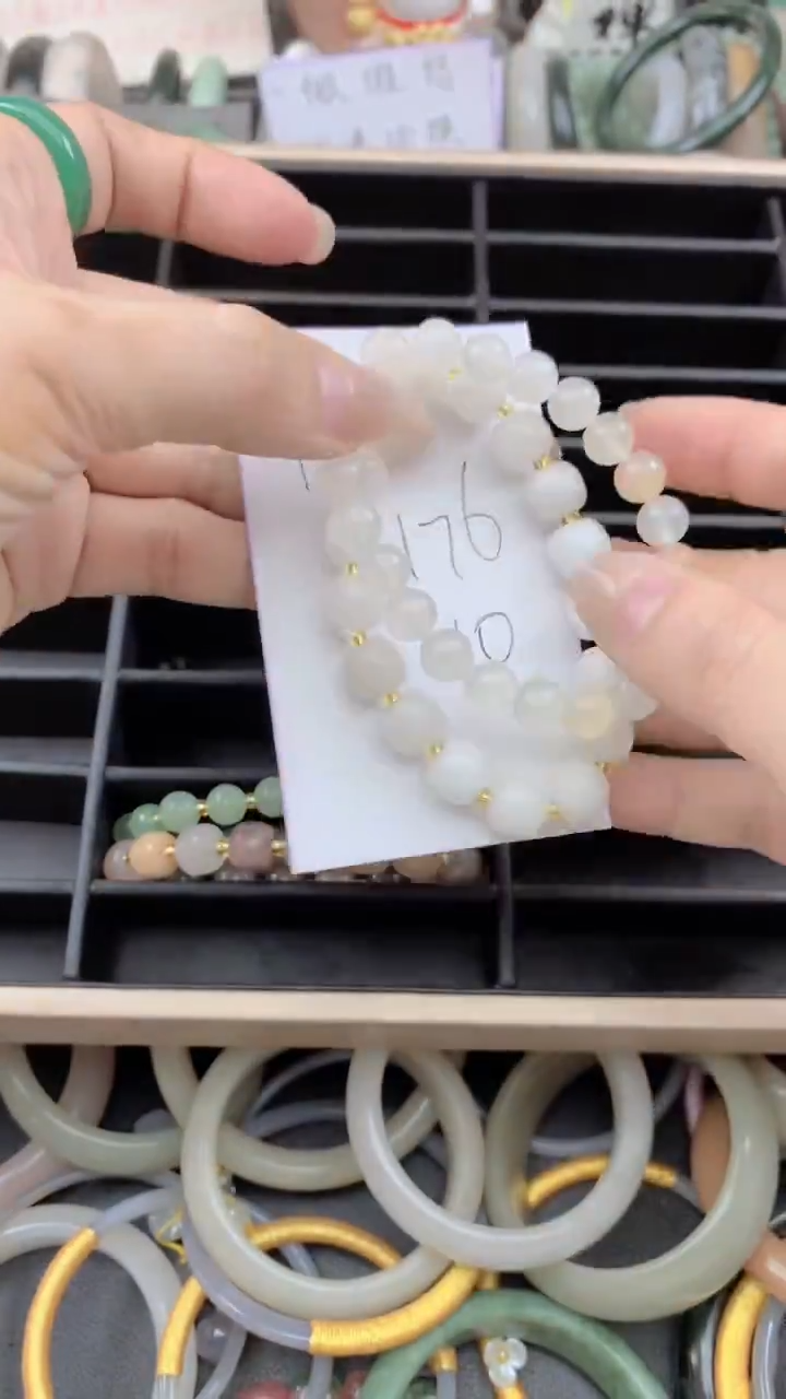 未镶嵌手镯石英质玉176