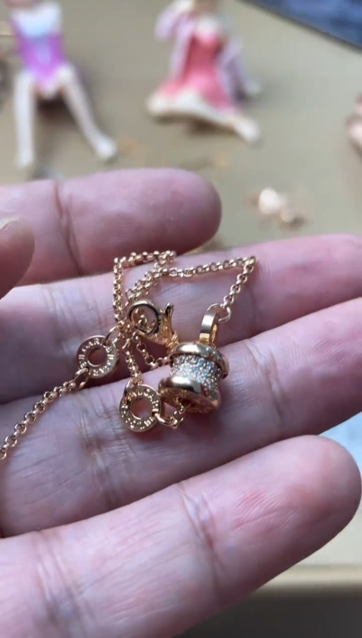 瓷片嘉荣当康大姐fu的总铺