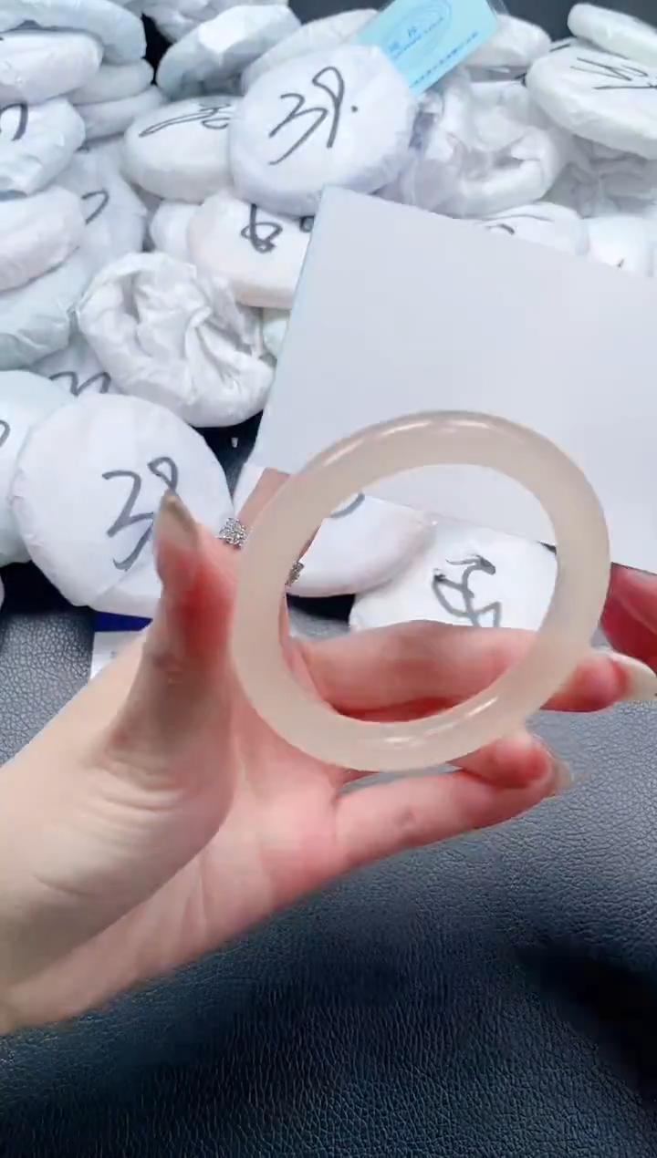 【闪购商品】石英质玉手镯未镶嵌05J78-54