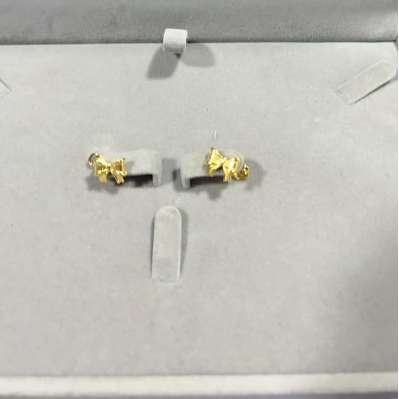 A700曼莹精工耳钉