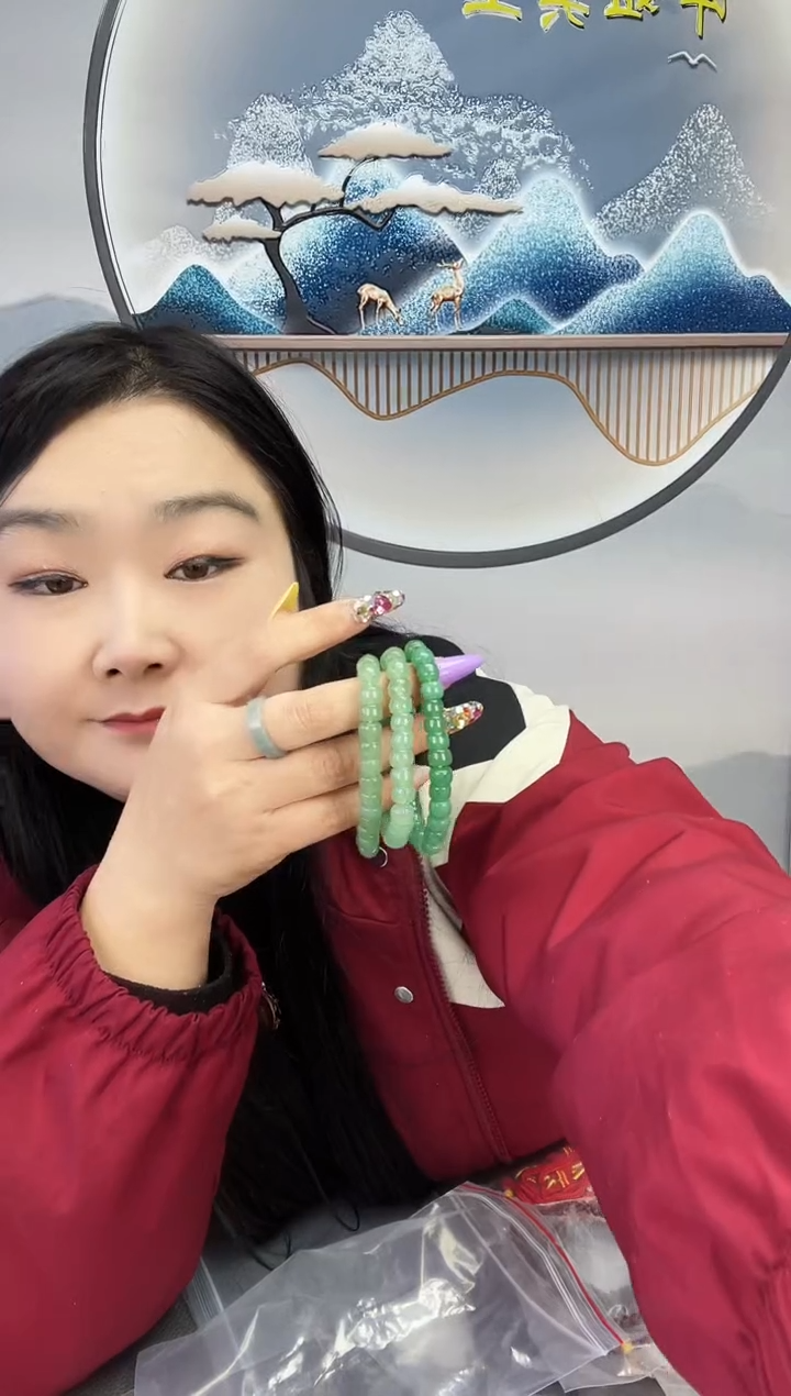 未镶嵌独龙玉老型珠手串石英质玉老型珠手串