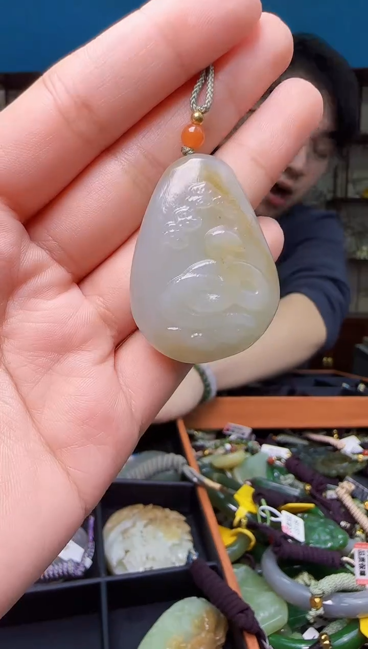 颈饰未镶嵌和田玉1