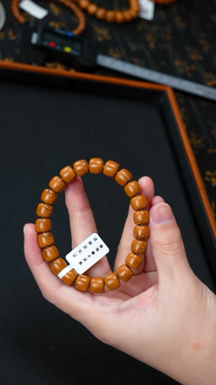 手串紫金鼠根***醒实心老型10       10719