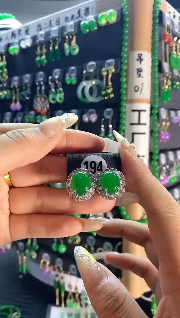 【闪购商品】翡翠耳饰银S925镶嵌194....