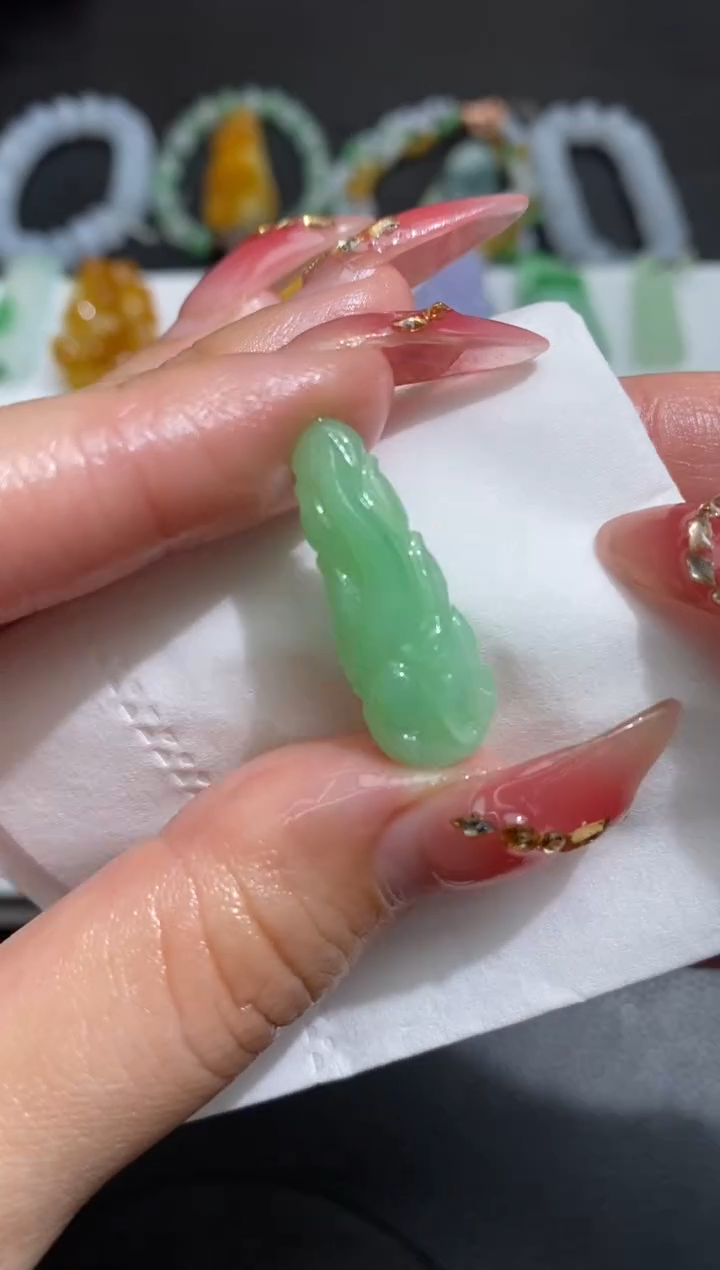 未镶嵌定制翡翠翡翠毛货~