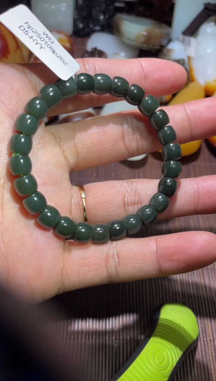 颈饰未镶嵌和田玉0