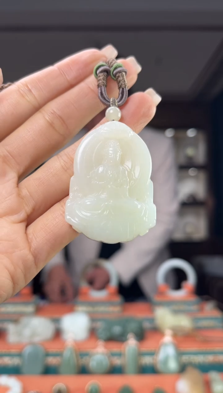 颈饰未镶嵌和田玉佩佩