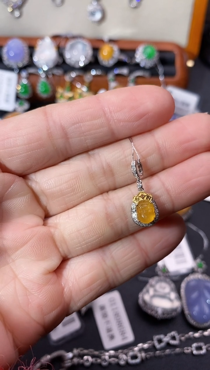 【闪购商品】翡翠颈饰18K金镶嵌吊坠