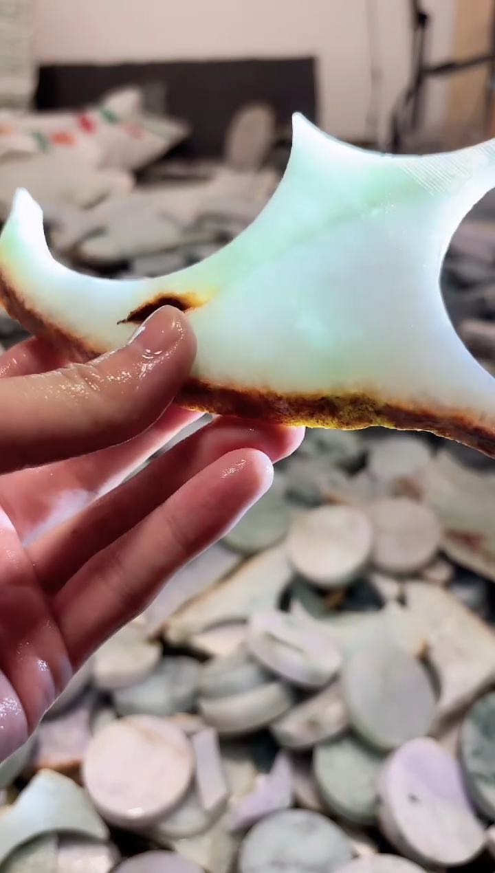 【闪购商品】翡翠颈饰未镶嵌A货吴玉274