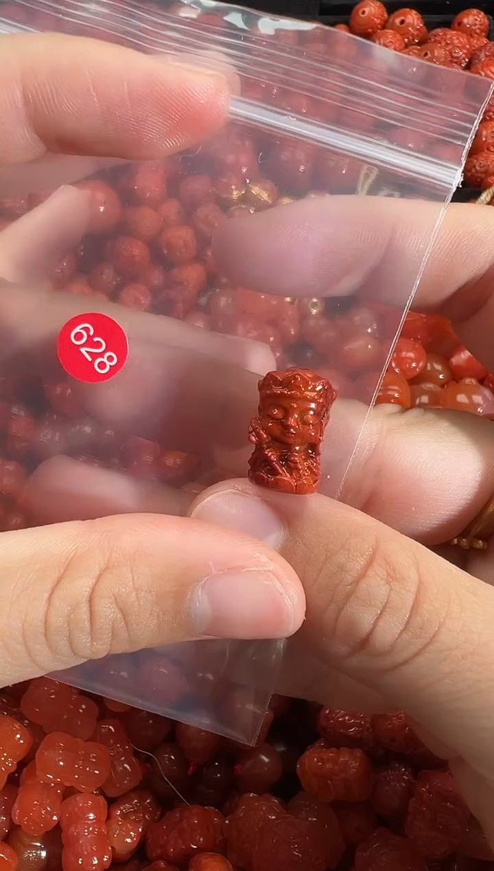 颈饰未镶嵌南红玛瑙1