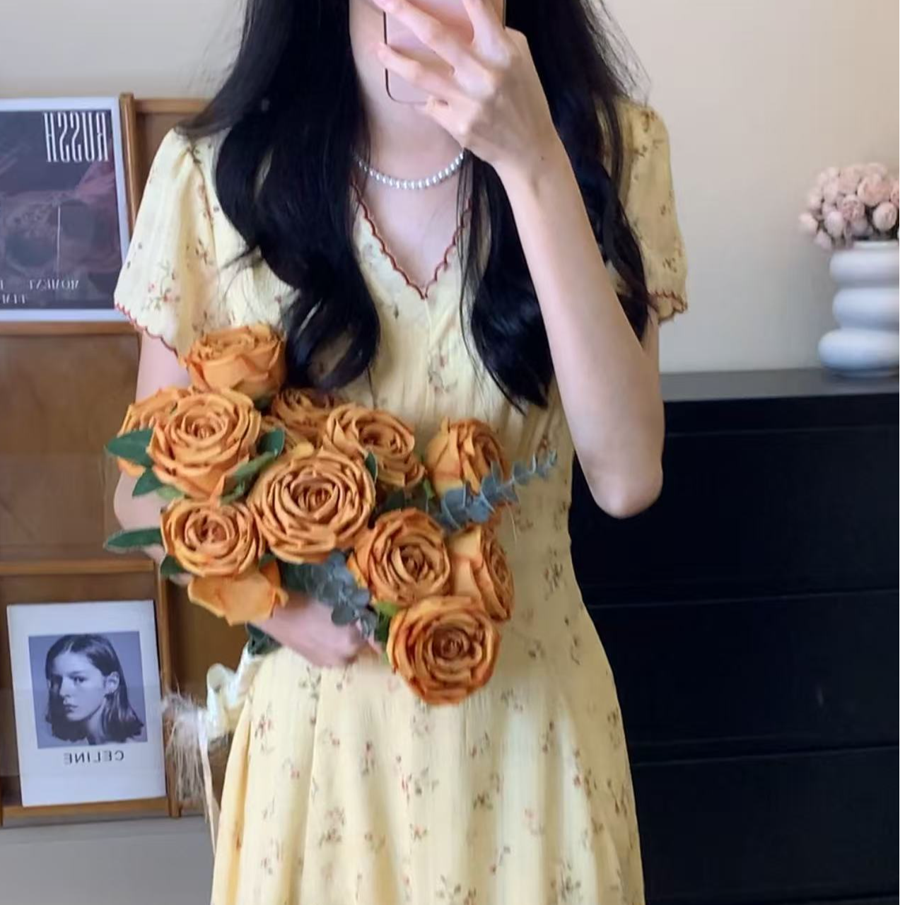 2025纯欲气质V领小岛蔷薇碎花显瘦小众设计感连衣裙