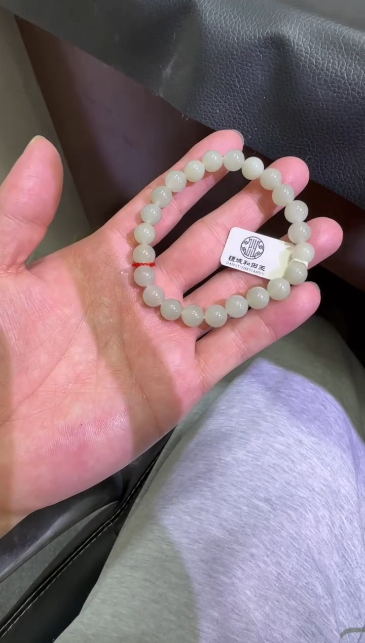手串未镶嵌和田玉近矿青白玉卡8手串（产地直发）