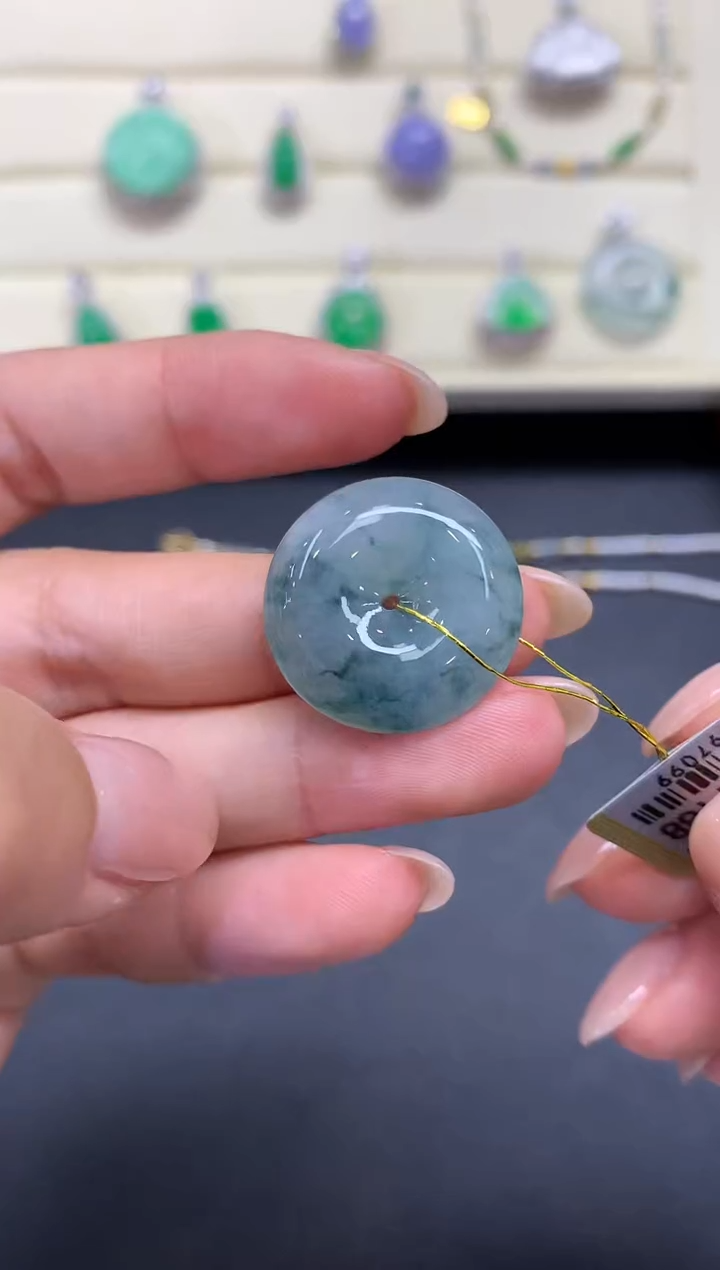 【闪购商品】翡翠颈饰未镶嵌Q921     