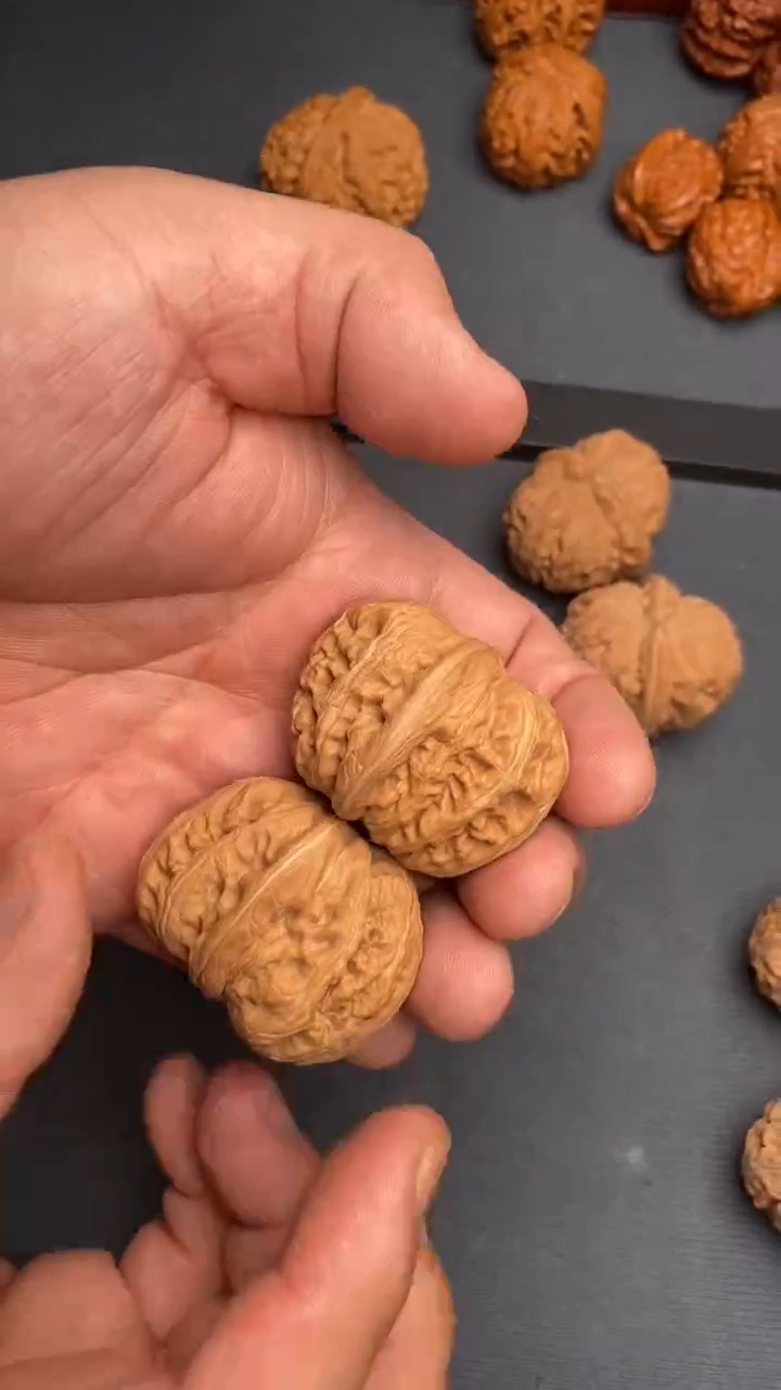 【闪购商品】文玩核桃把件元宝43左右全品