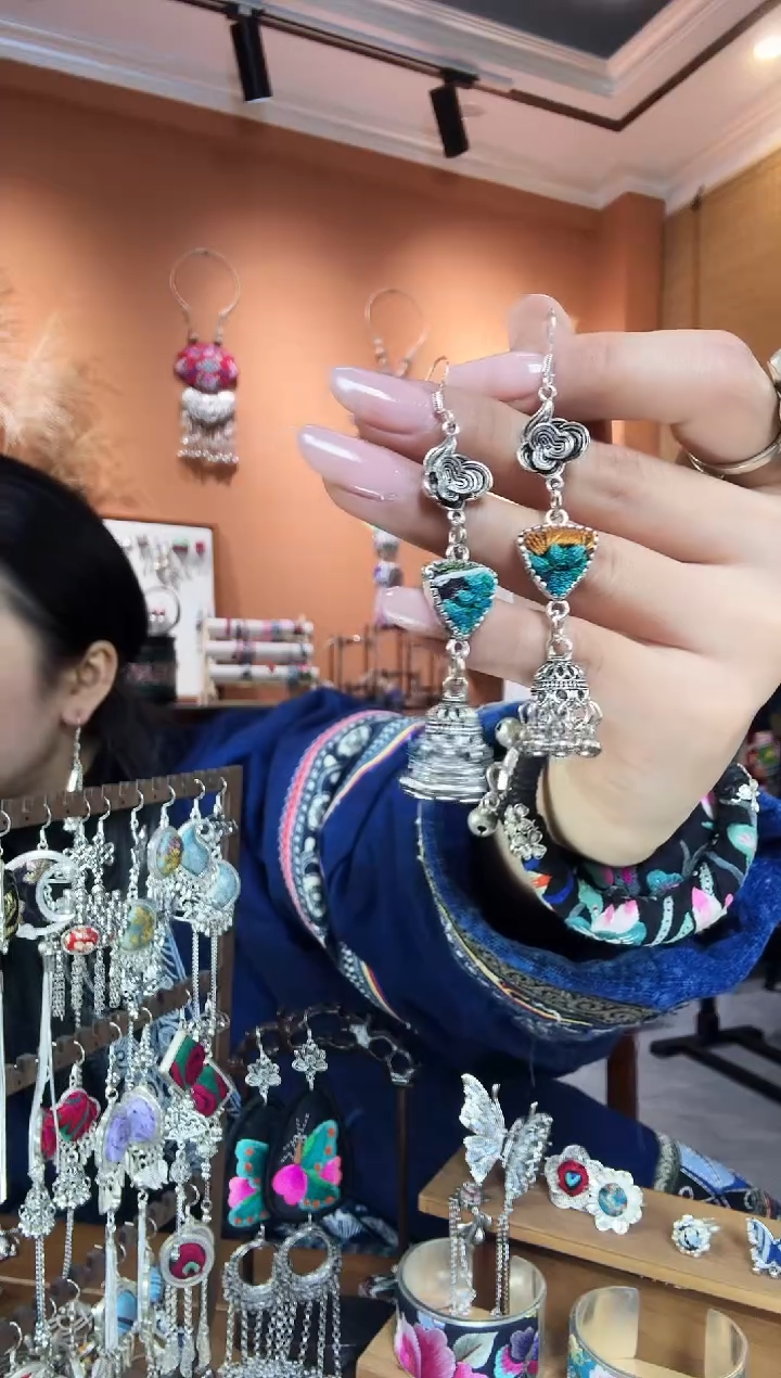 【闪购商品】刺绣纯手工民族风耳环