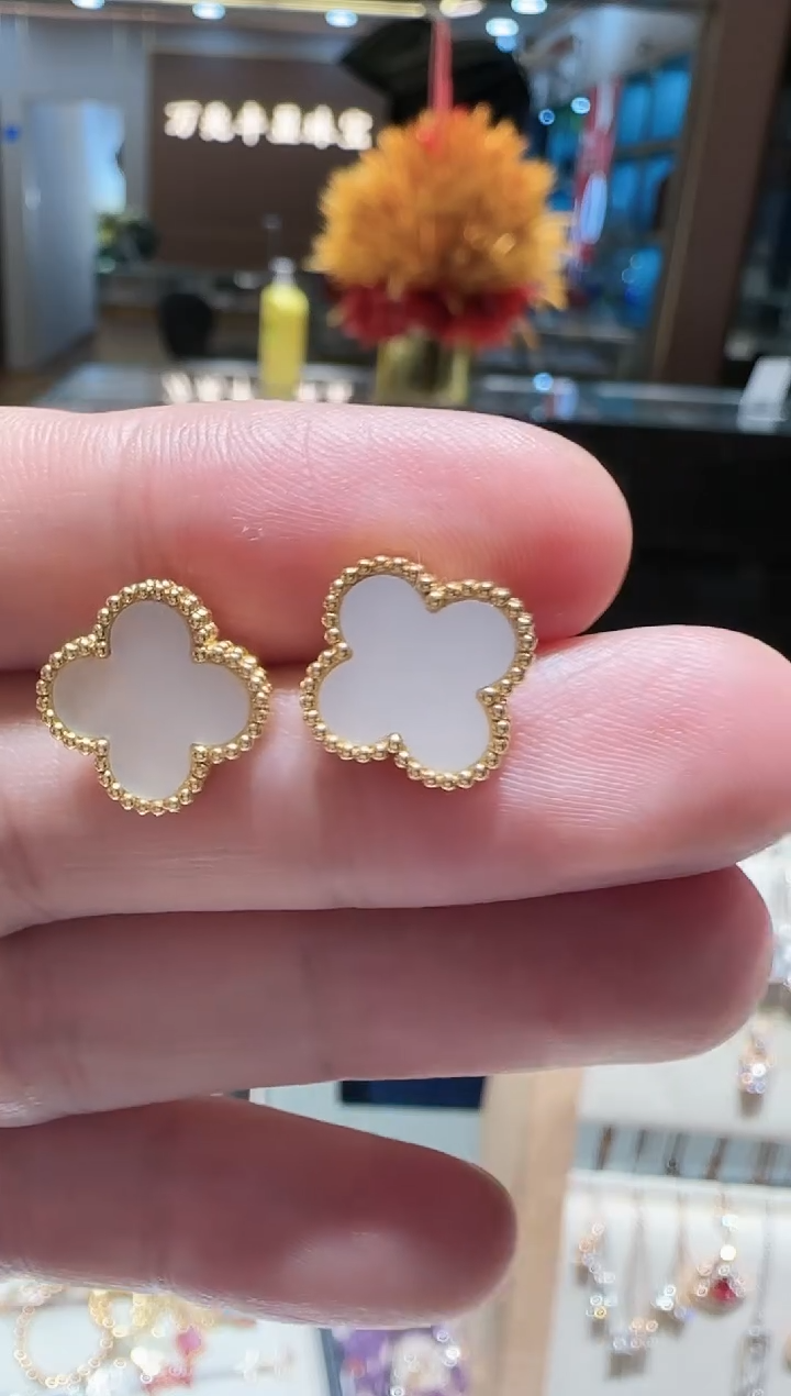 【闪购商品】贝壳（贝母）耳钉18K金镶嵌耳钉