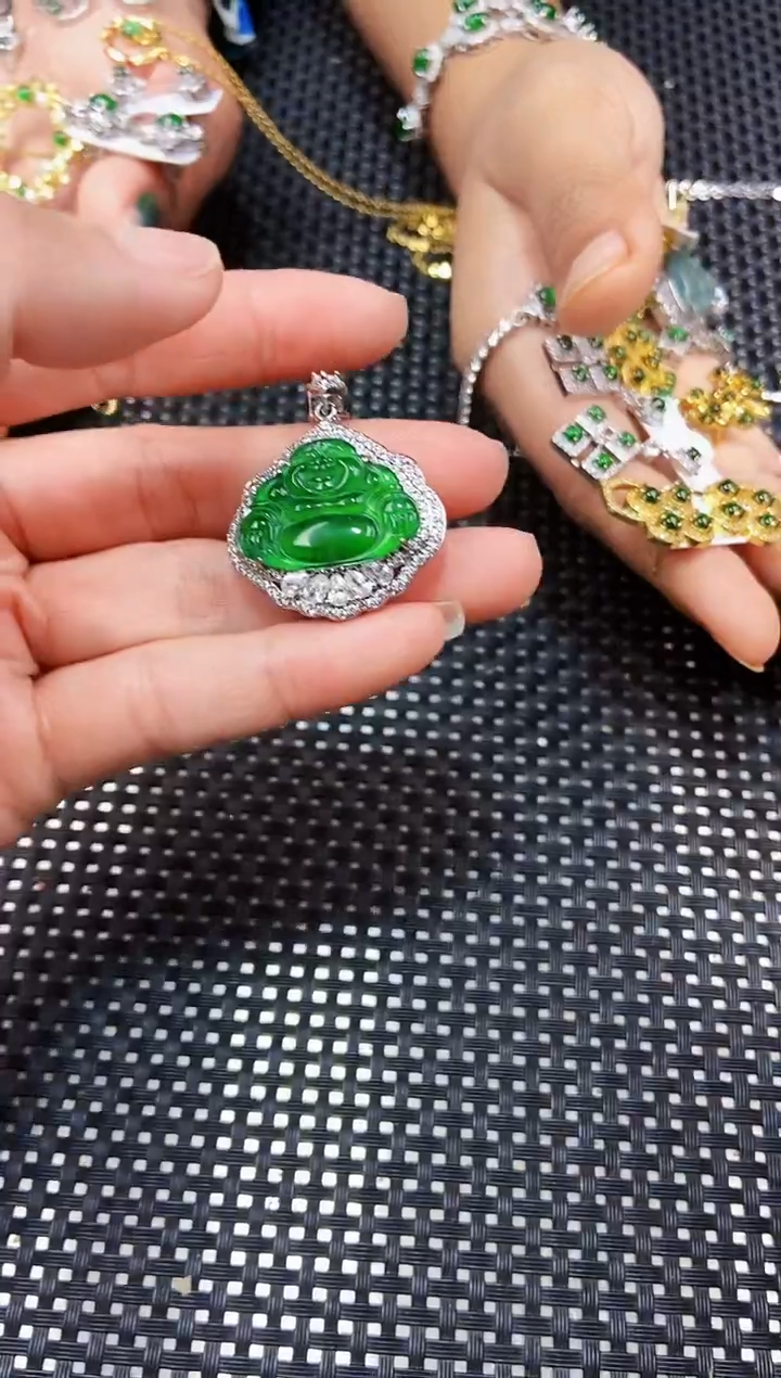 【闪购商品】翡翠颈饰未镶嵌11111111