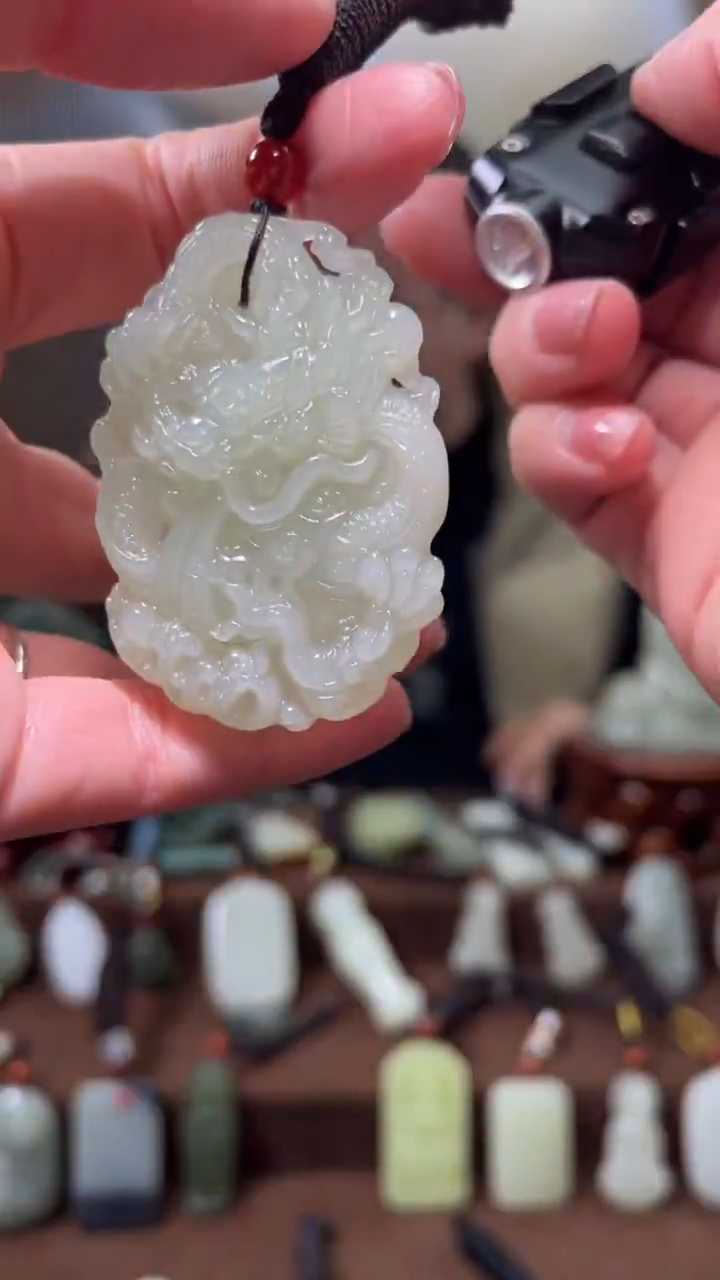 颈饰未镶嵌和田玉·