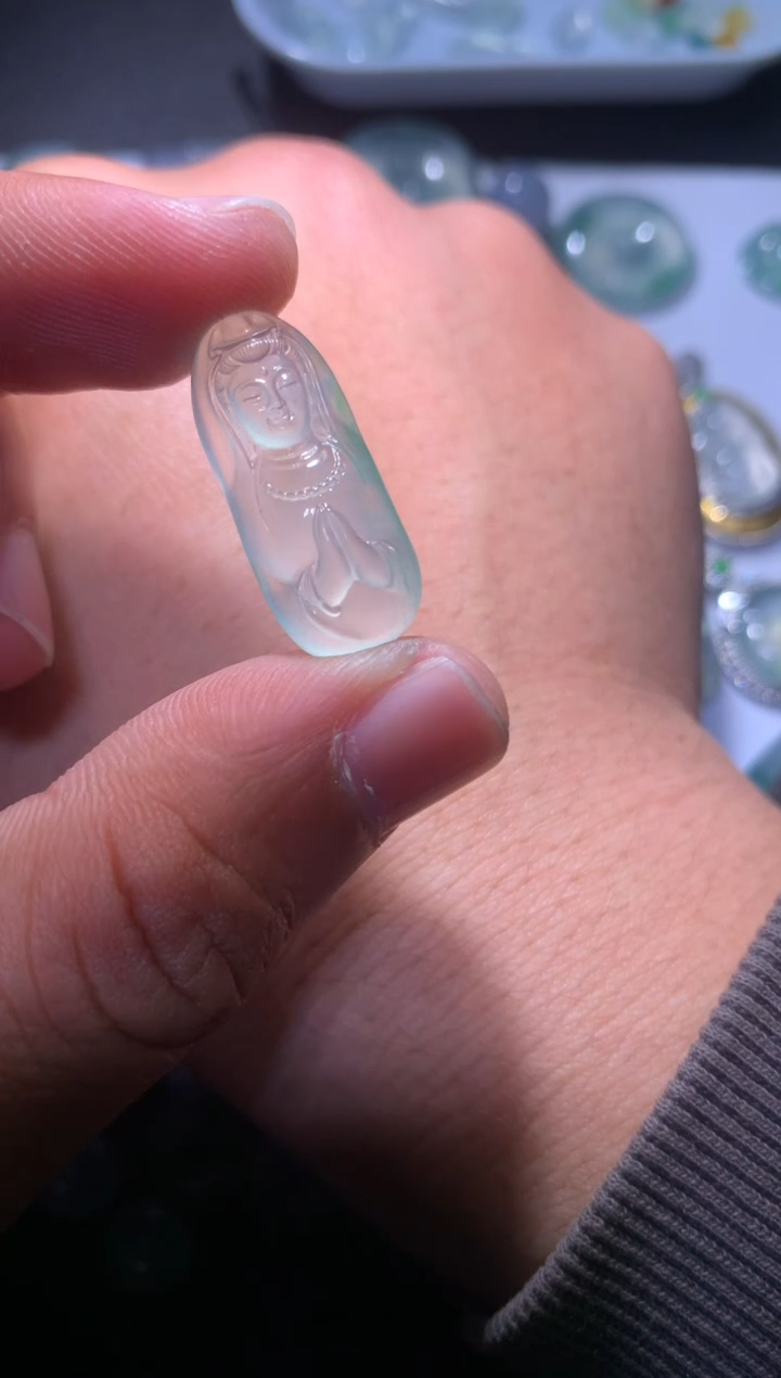 【闪购商品】翡翠颈饰未镶嵌观音