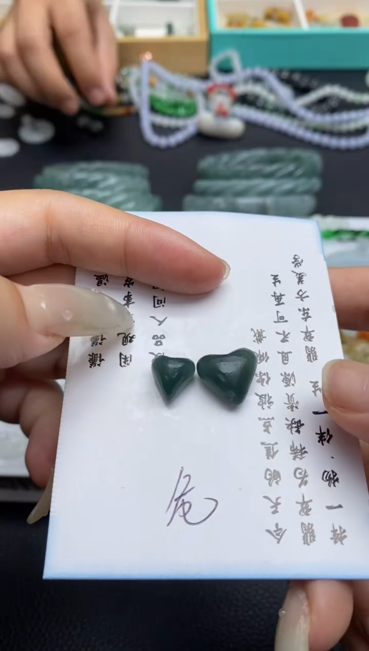 未镶嵌定制翡翠翡翠毛货~