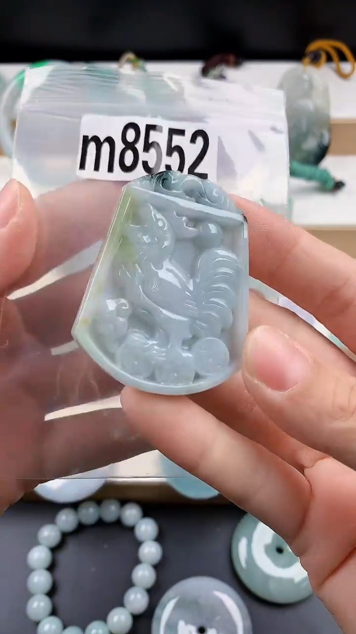 颈饰未镶嵌翡翠天然翡翠吊坠挂件