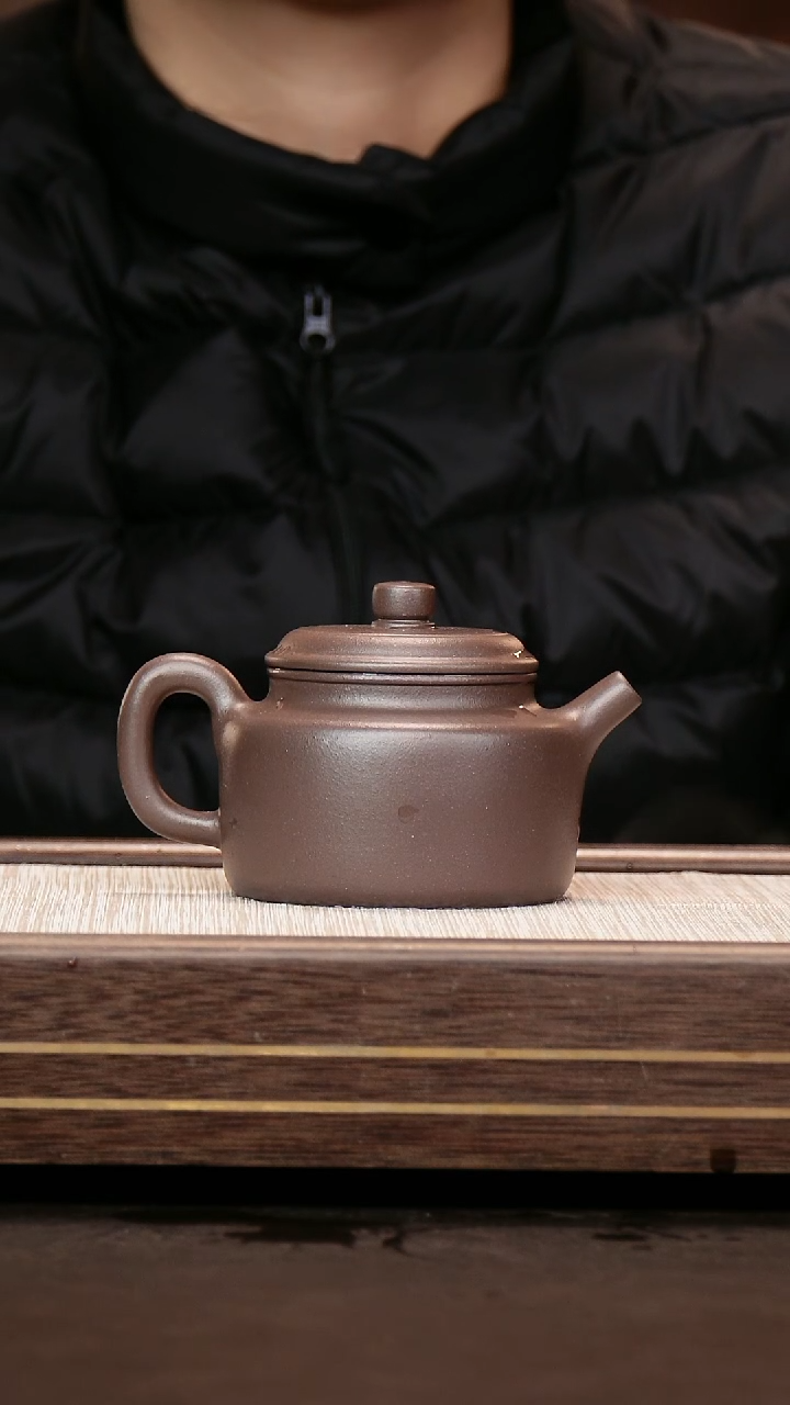 茶壶紫砂柿**意四号井底槽清 德钟220cc