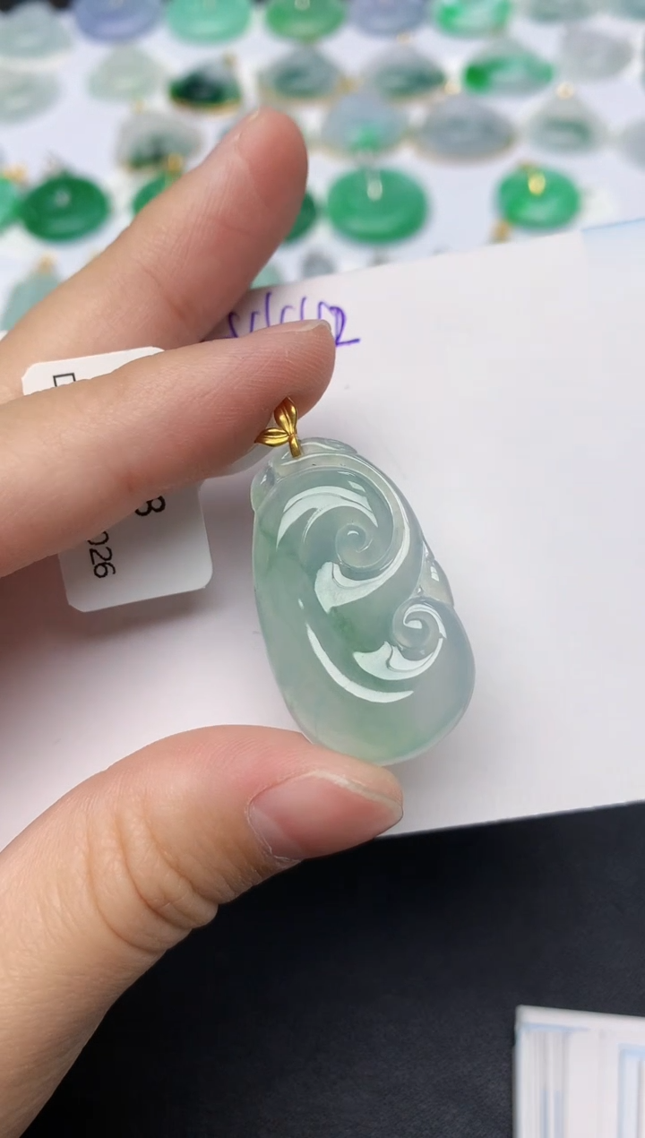 颈饰18K金镶嵌翡翠天然缅甸A货翡翠百元以上9元证书费自理