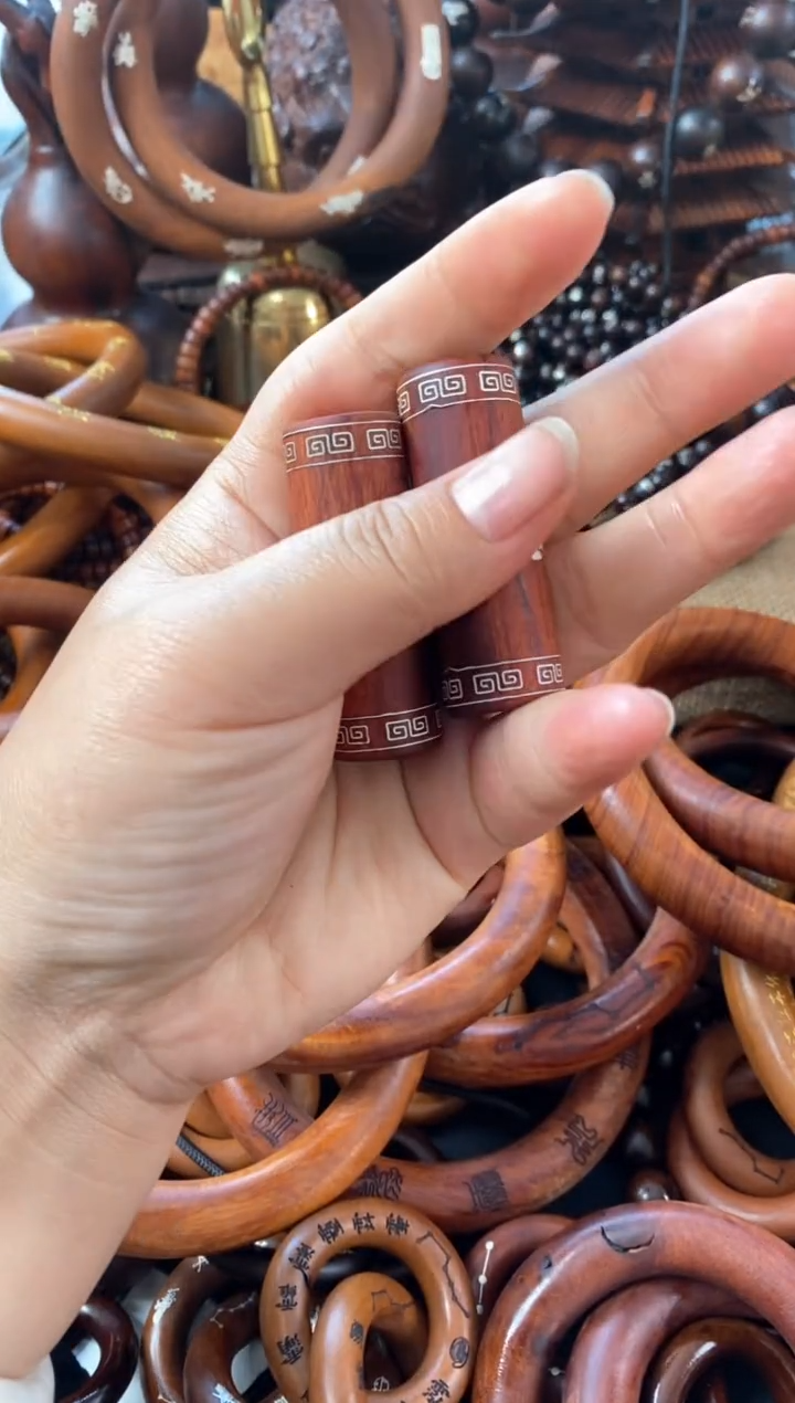 【闪购商品】木木雕枣木圆柱镶银一物一拍