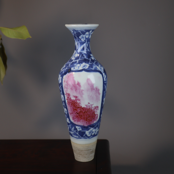 14:清光绪青花留白冰梅开窗胭脂红山水柳叶瓶