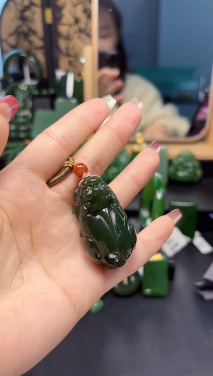 【闪购商品】和田玉（碧玉）吊坠(赠链)未镶嵌1