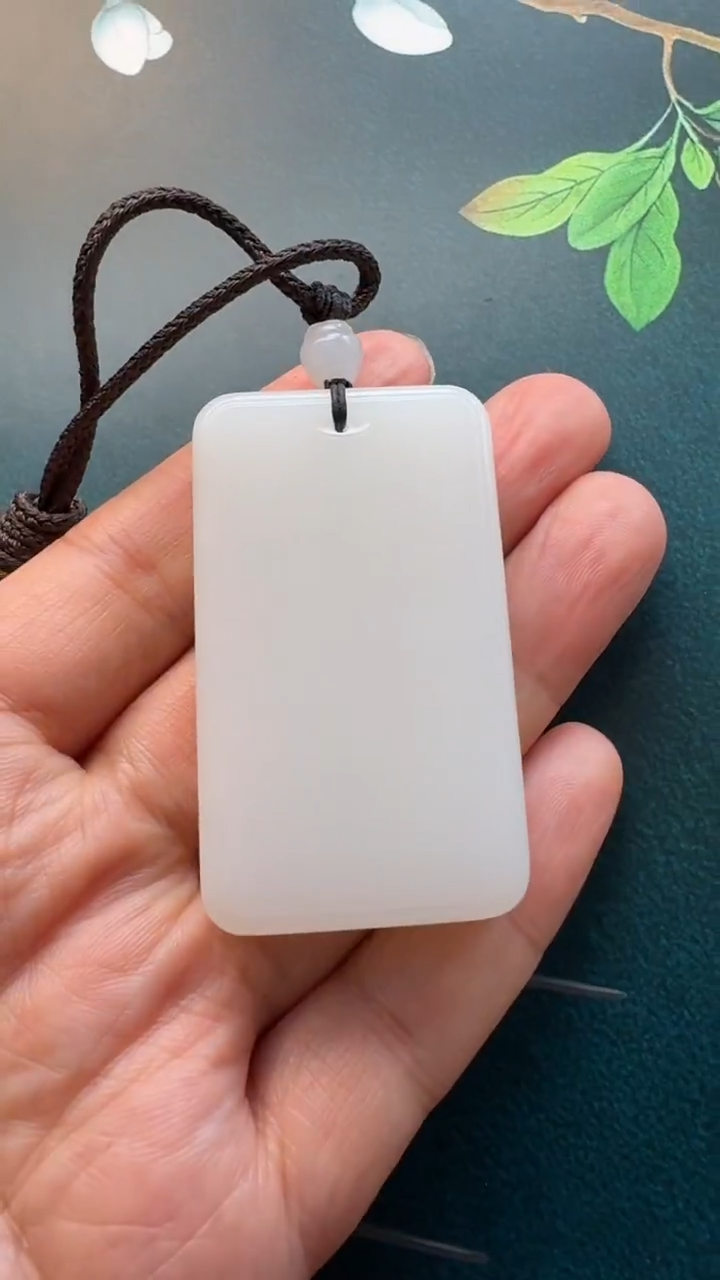 颈饰未镶嵌和田玉吊坠