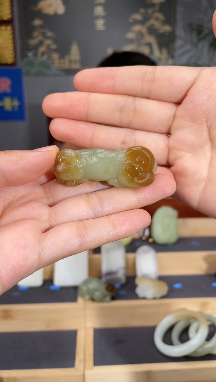 和田玉未镶嵌颈饰1