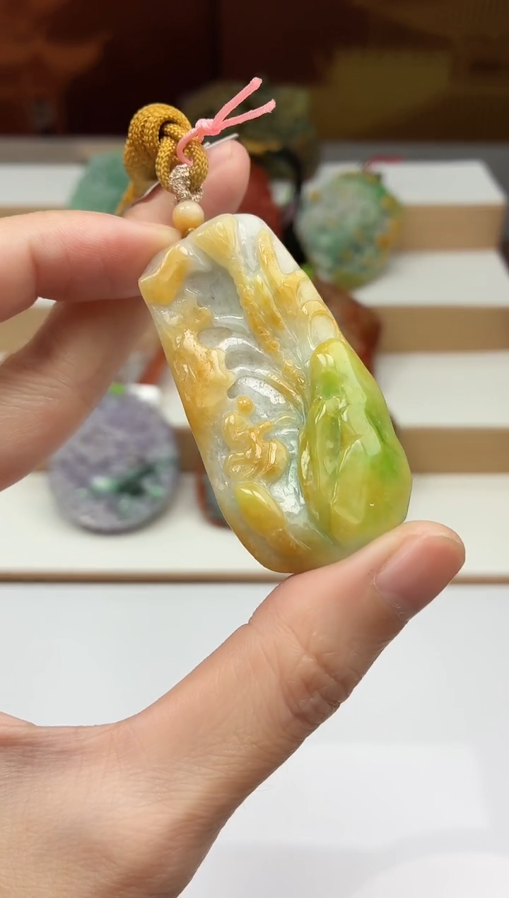 颈饰未镶嵌翡翠牌子